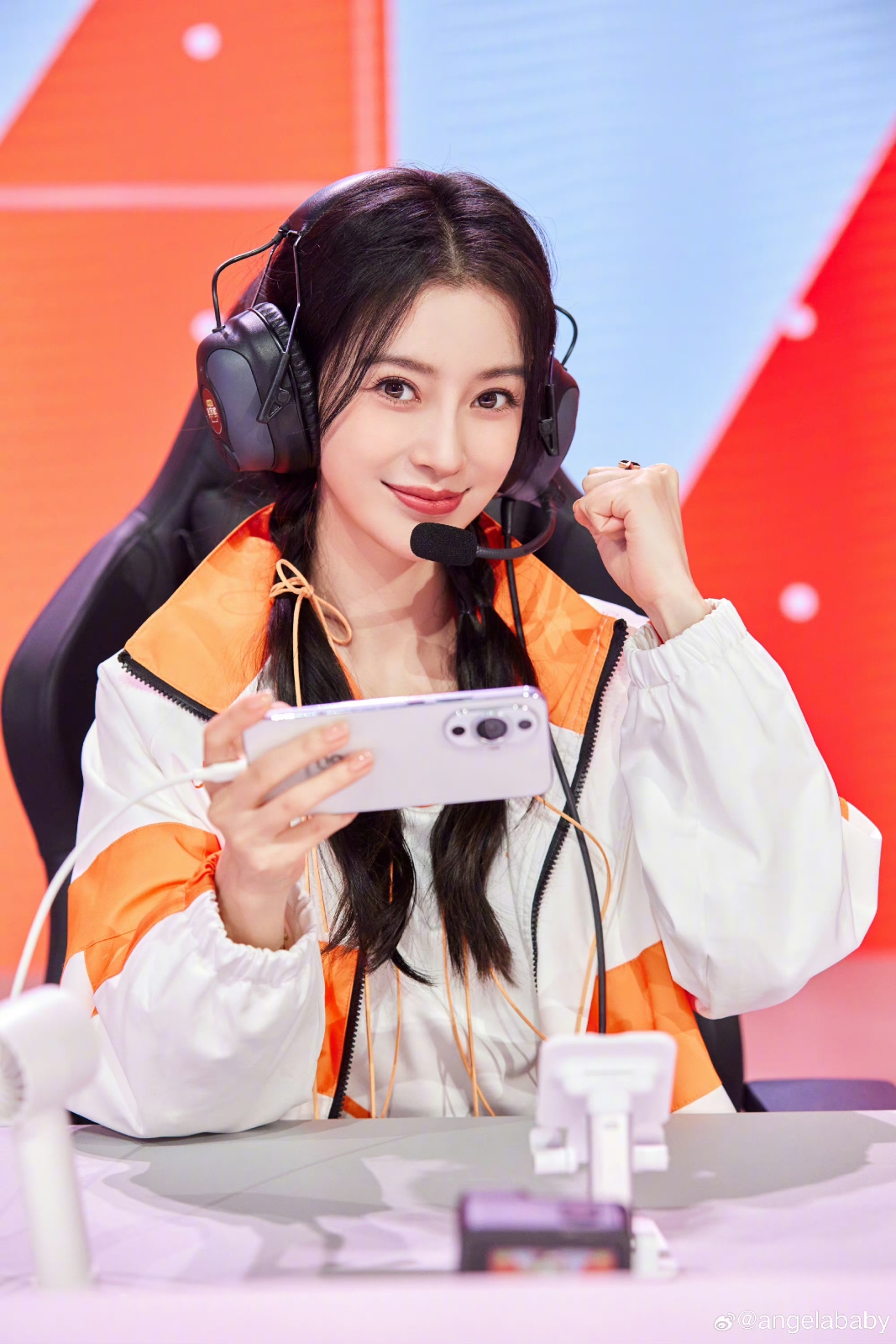 美女照片游泳壁纸_美女图片微信头像背影