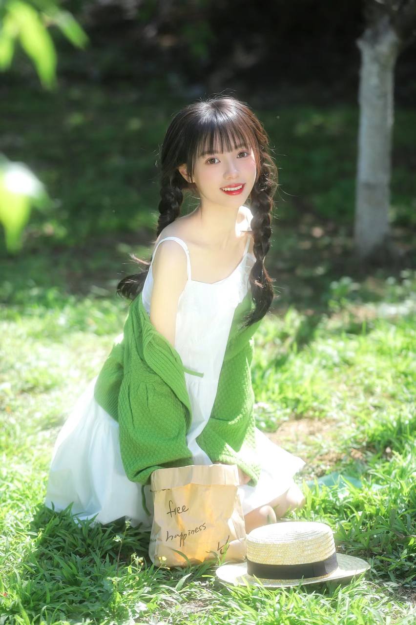美女高雅造型_美女自拍