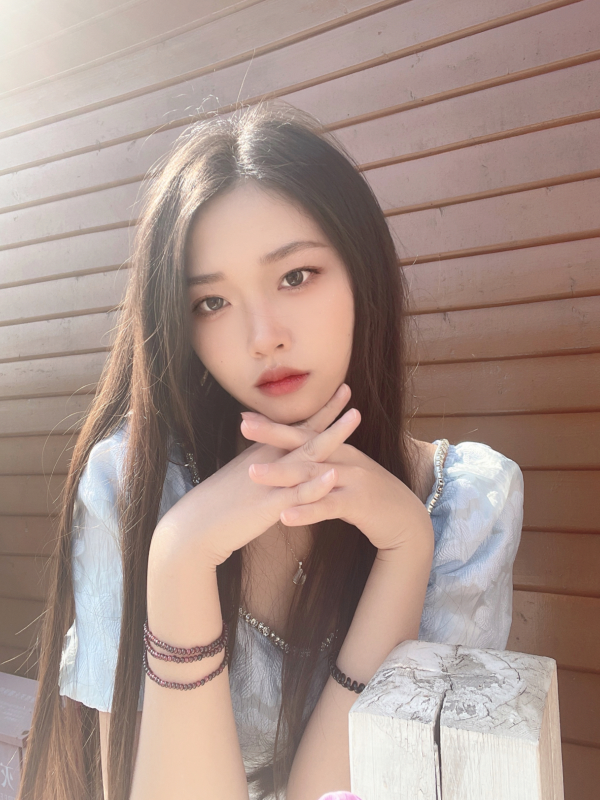 美女图片微信头像_美女头像真人侧脸