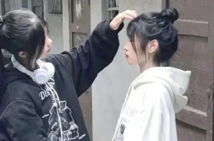 美女图片微信头像侧脸_美女高雅造型