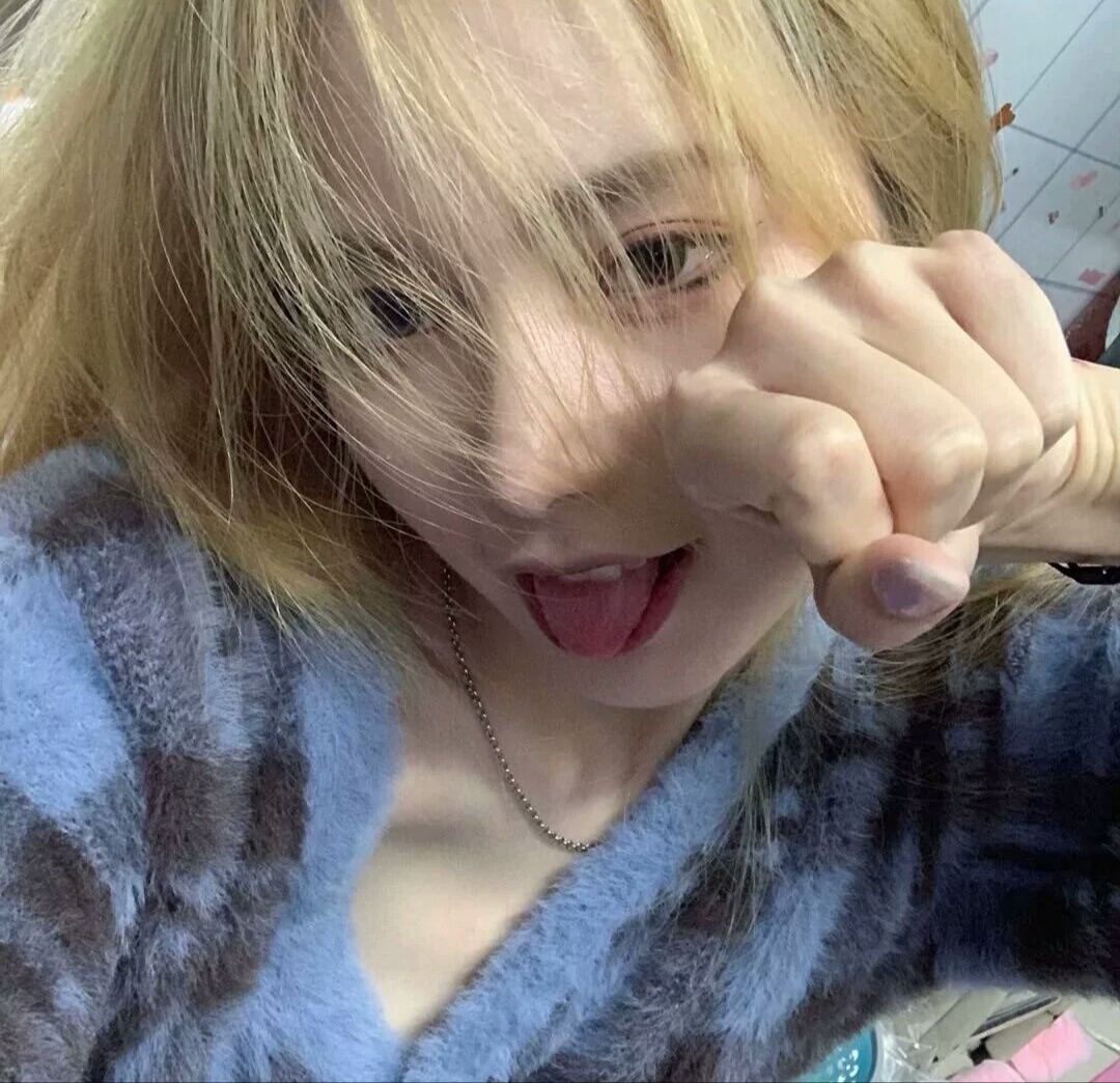 美女自拍_美女头像