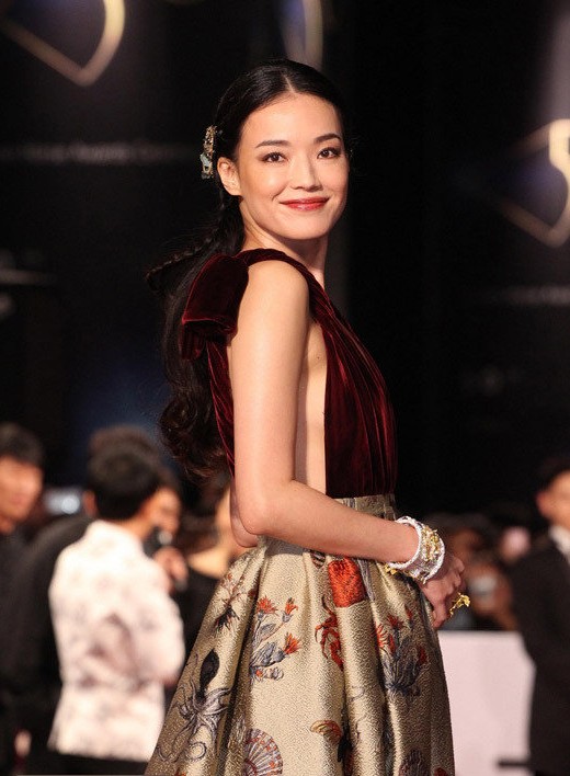 美女照片。_美女高雅造型