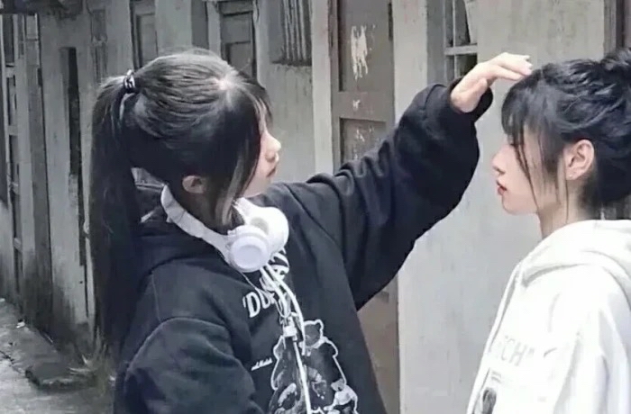 美女图片微信头像背影高清_美女头像真人