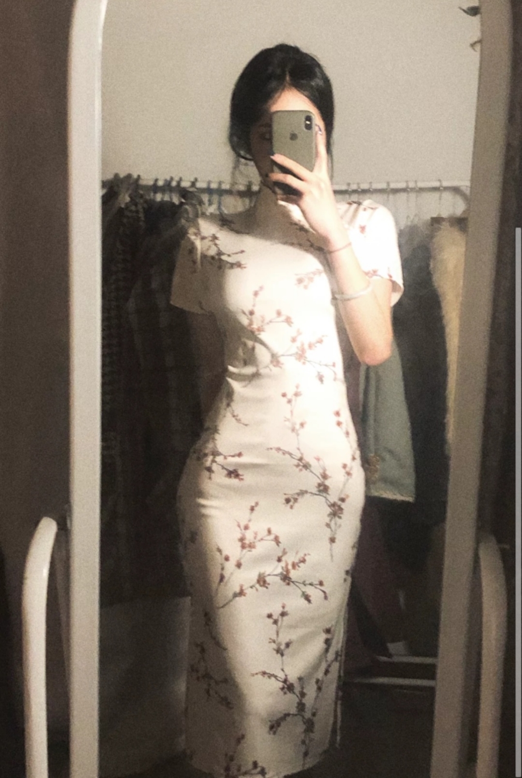 美女照片背影侧面唯美_美女照片侧脸好看头像