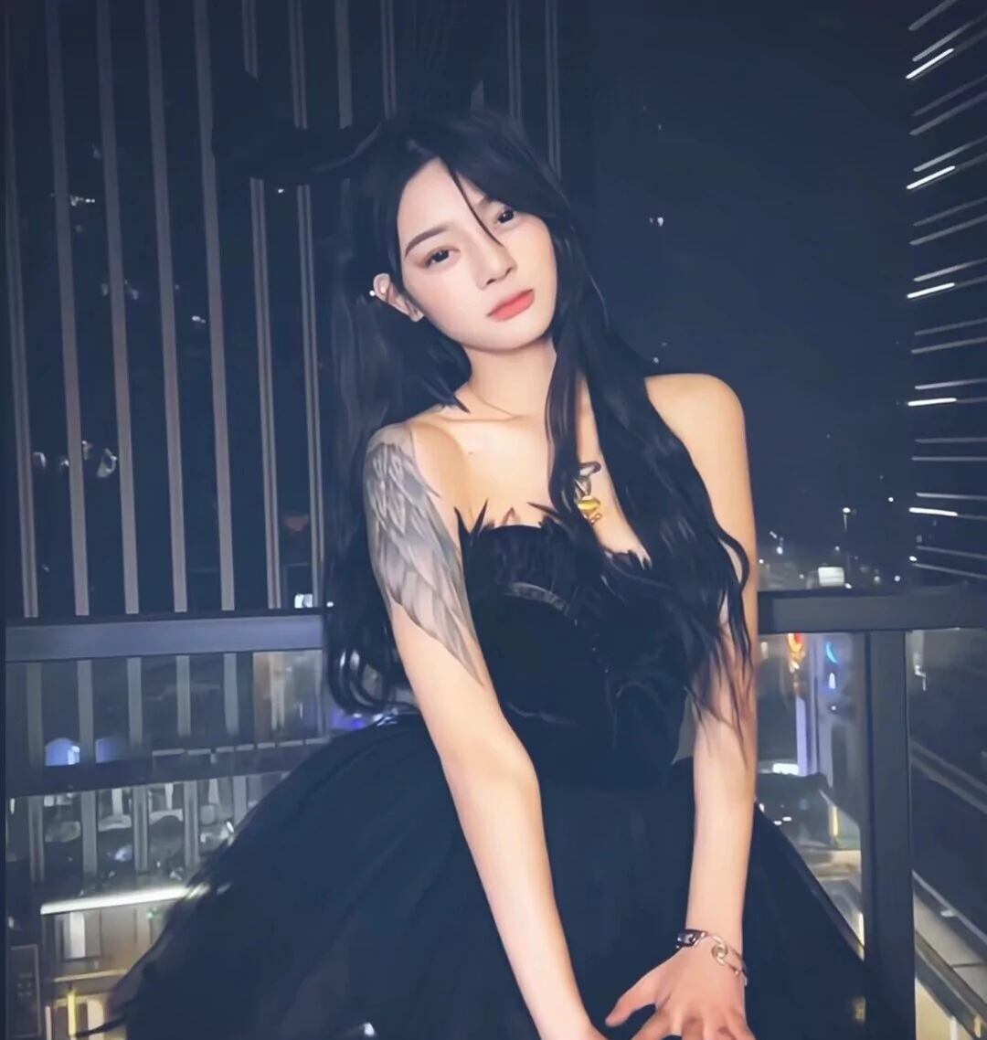 美女壁纸全屏_美女壁纸动漫