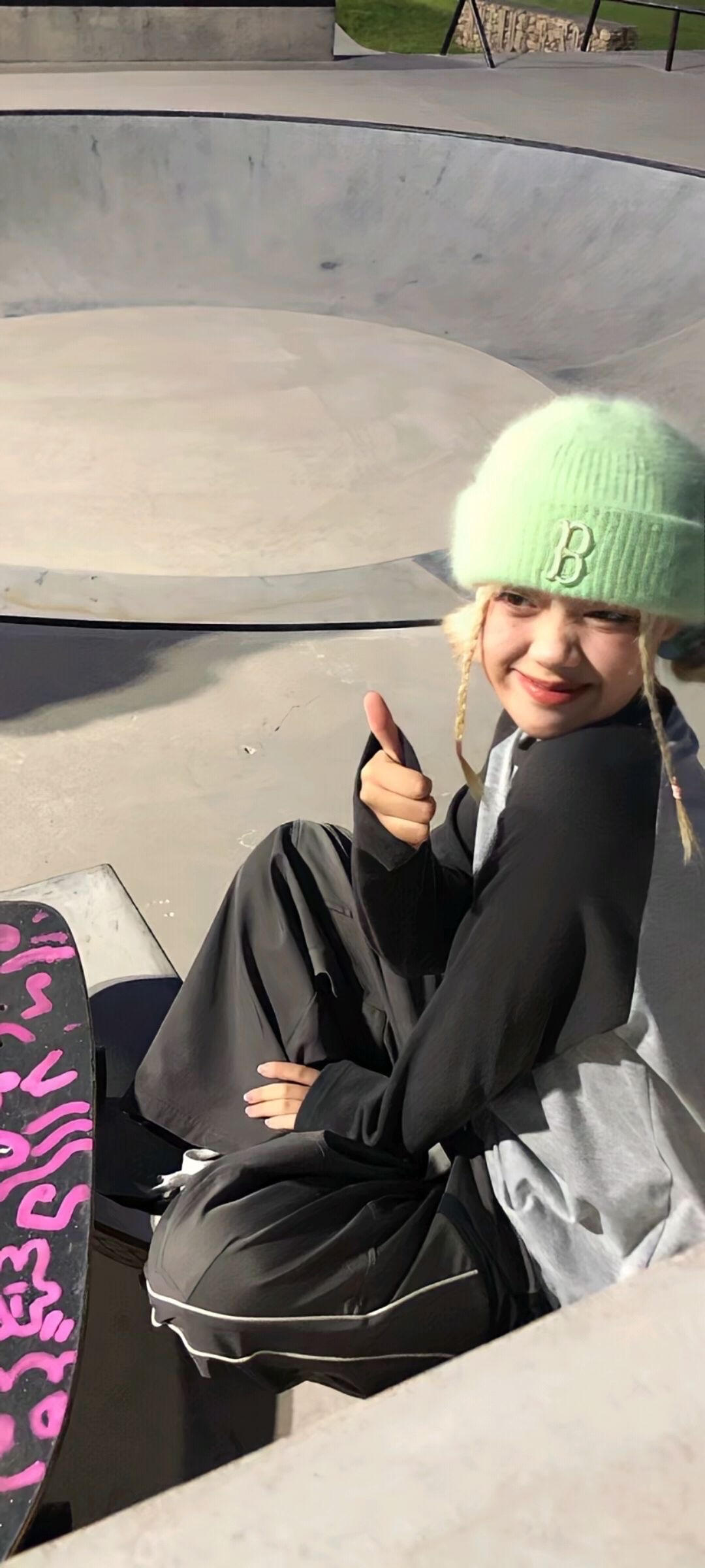 美女照片背影侧面唯美_美女头像真人