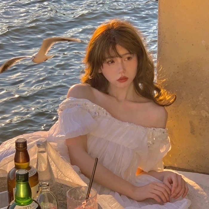 美女壁纸风景_美女照片相册壁纸