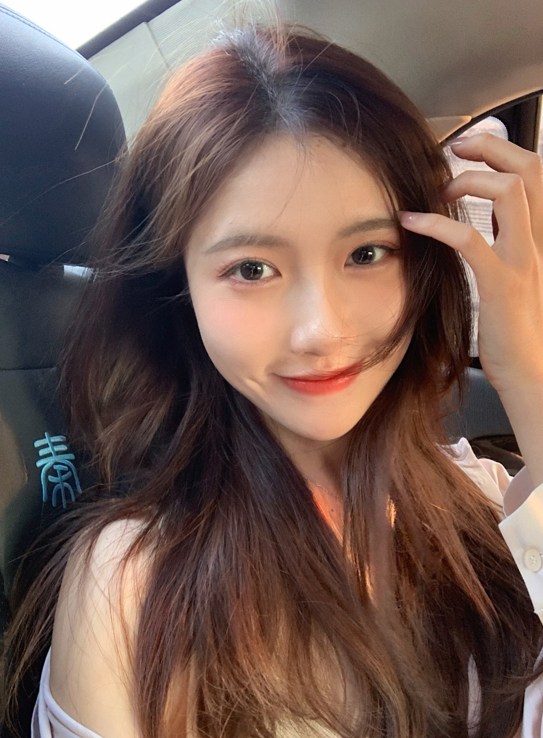 美发女生发型人像_美女照片背影侧面