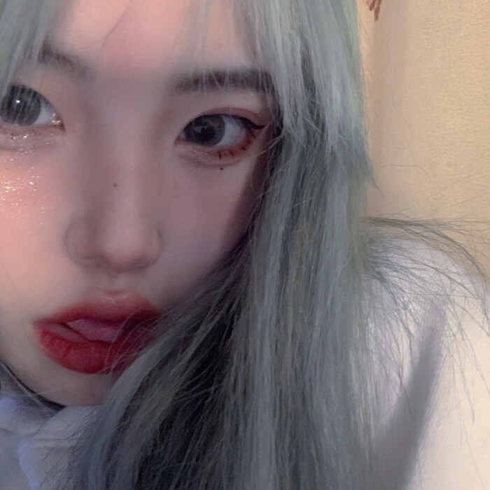 美女自拍_美女高雅造型