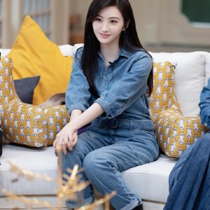 时尚街拍美女自拍明星大片潮拍馆美之图_美女自拍