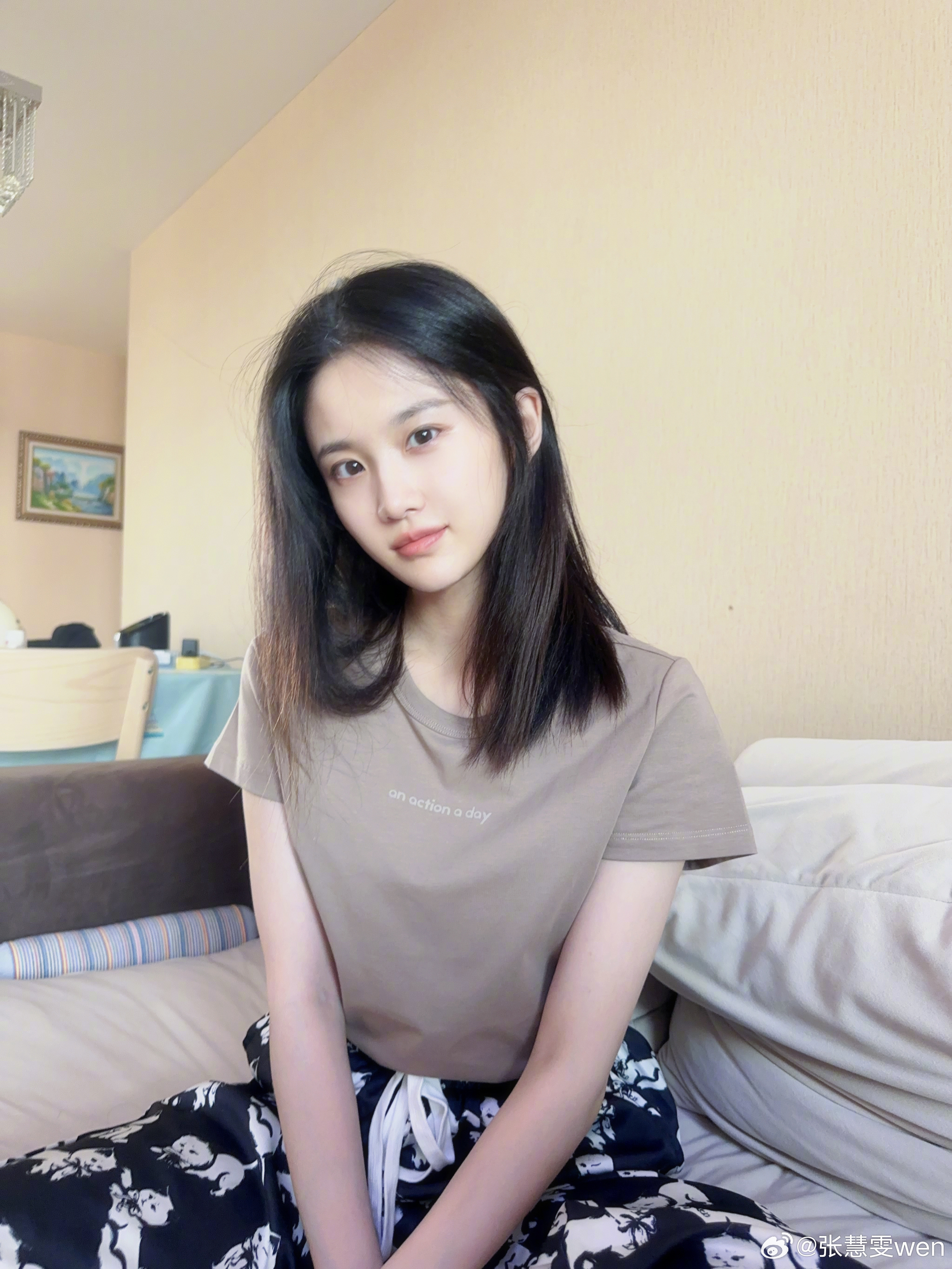 欧洲女性拍照_美女头像真人微信