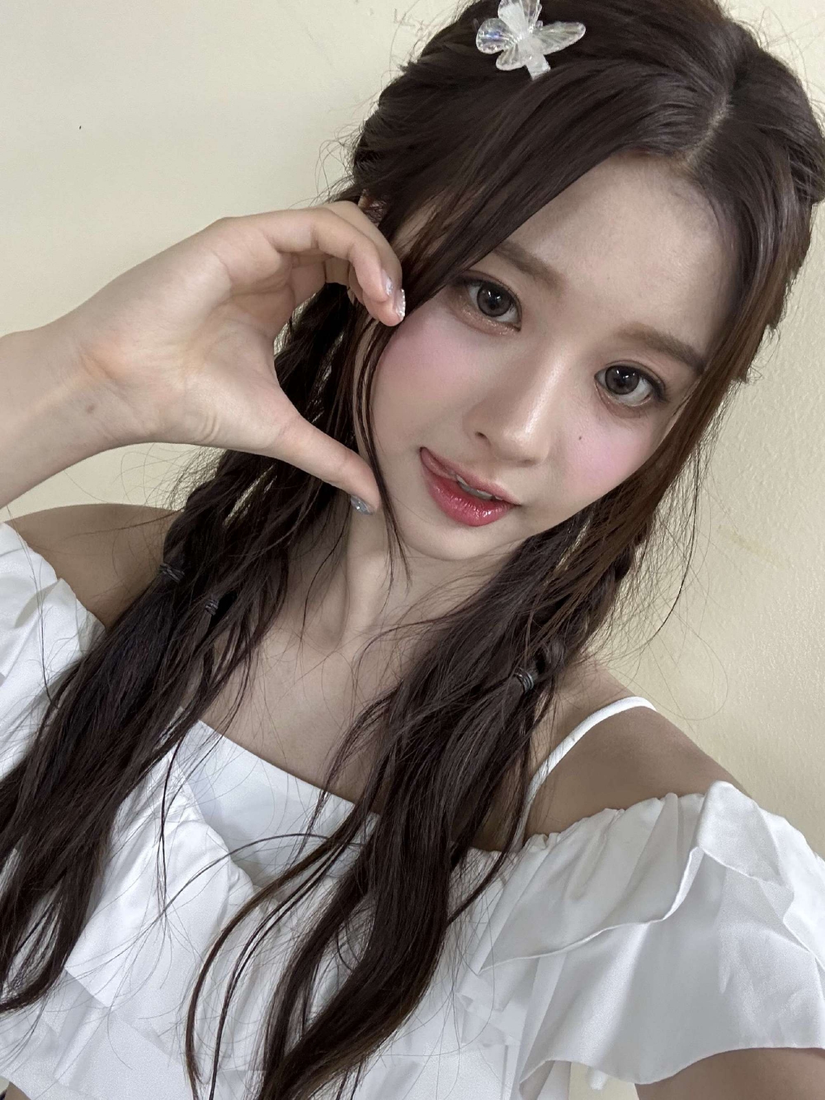 美女时尚街拍_美女高雅造型