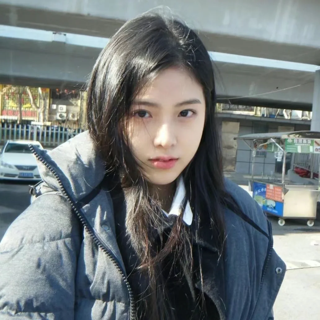 光影头像_美女照片背影侧面