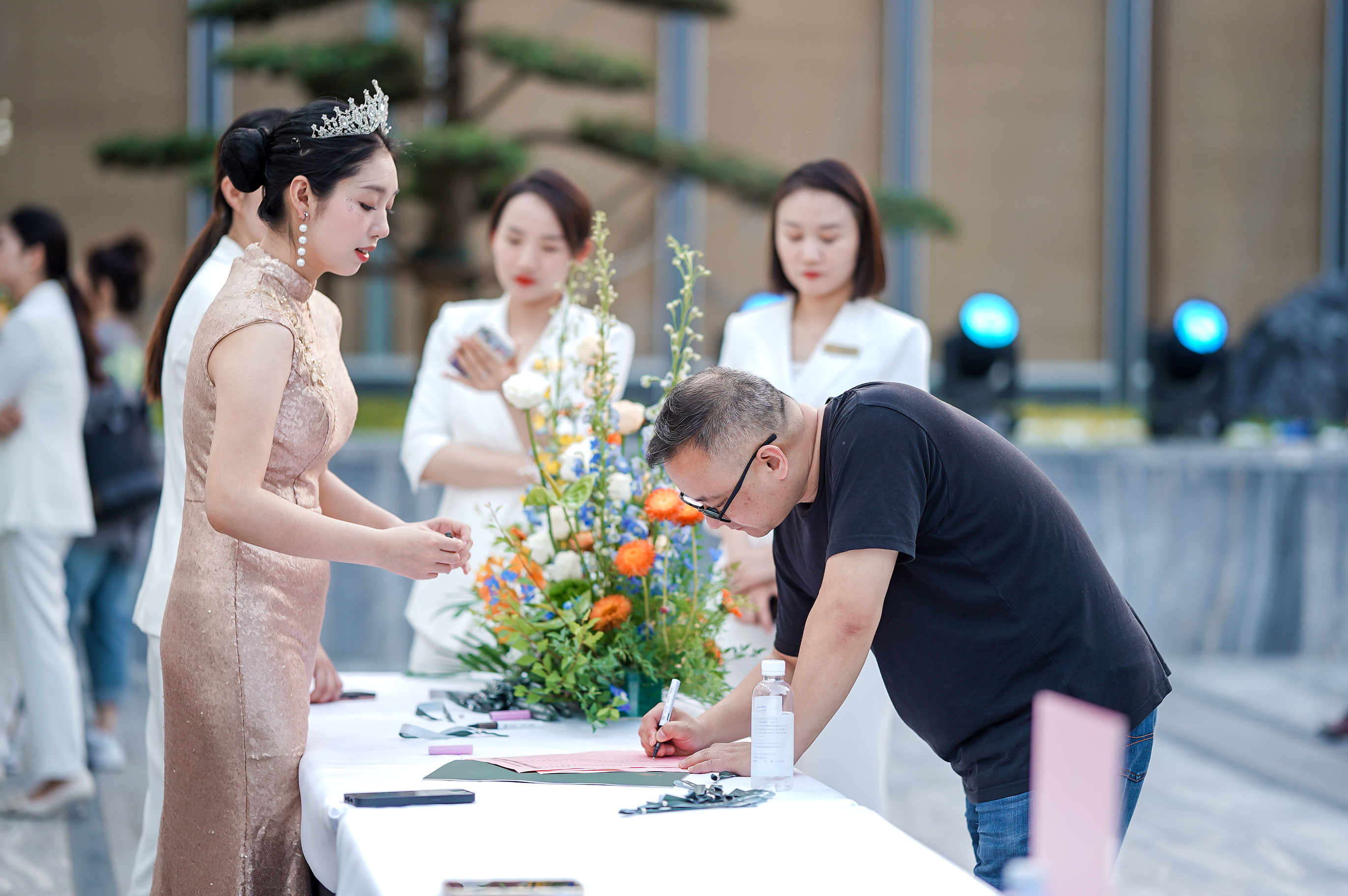 美丽怡人的小姐姐高清壁纸图片清纯美女回车桌面_美女壁纸手机壁纸