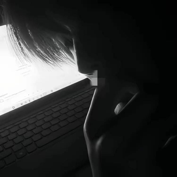 美女头像真人_美女高雅造型
