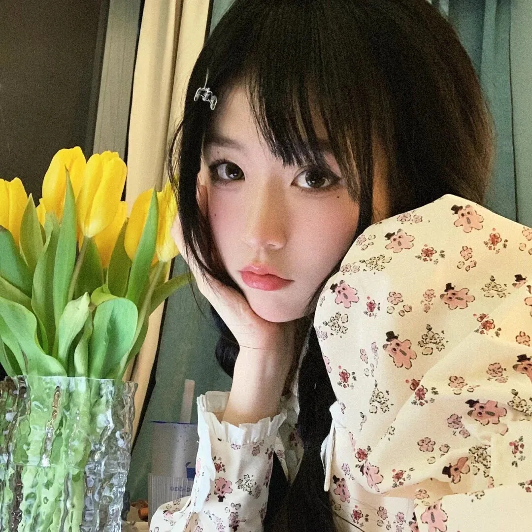 交作业了真人剪刀手头像吖_美女壁纸