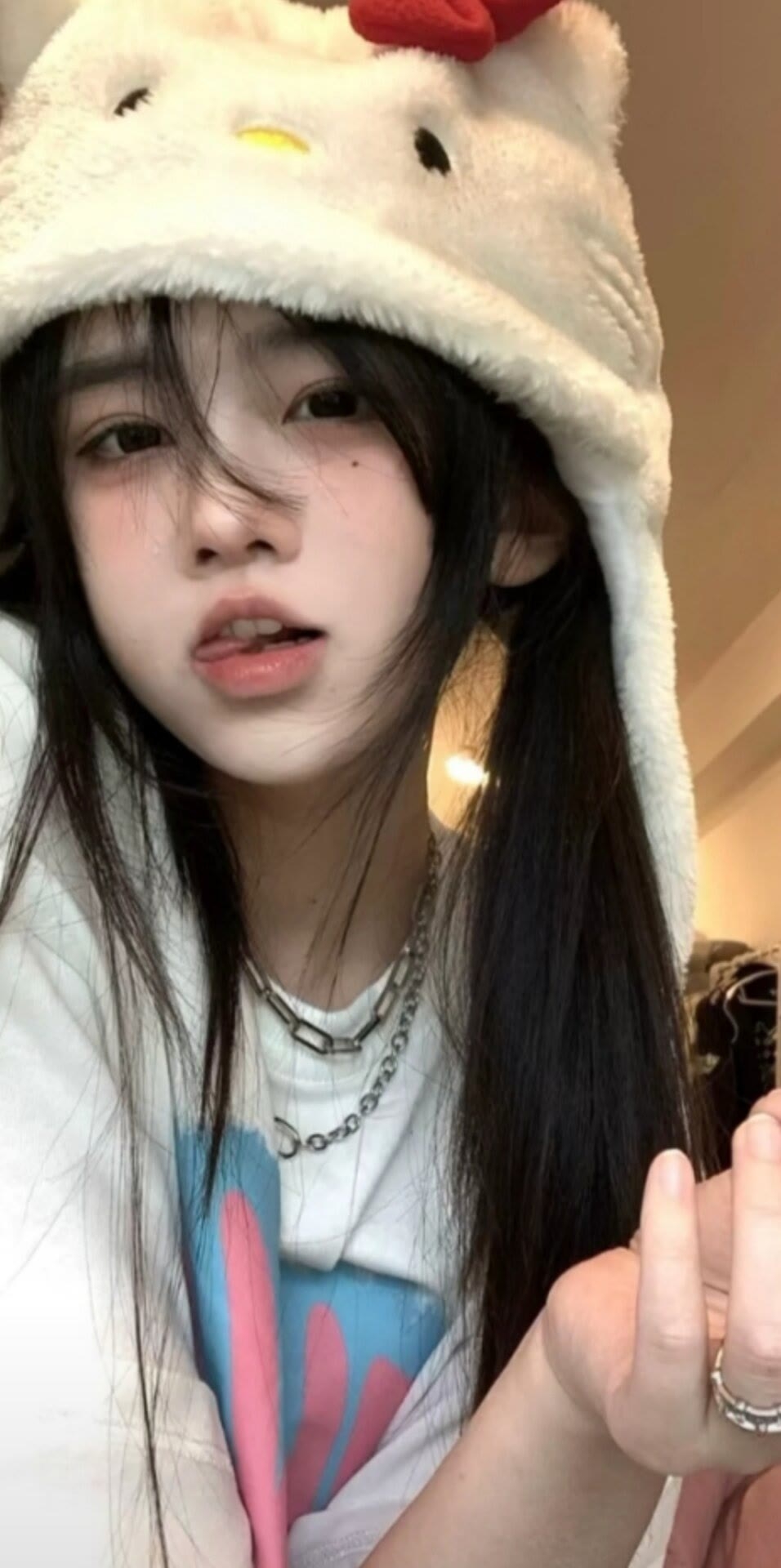 美女时尚街拍_美女照片真人图片背面