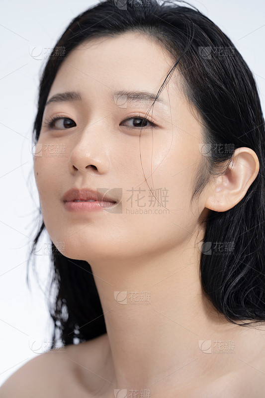 实景混剪竖版视频封面_美女高雅造型