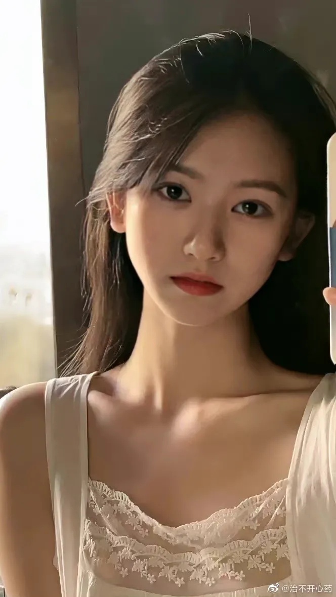 闺蜜拍照姿势_美女时尚街拍