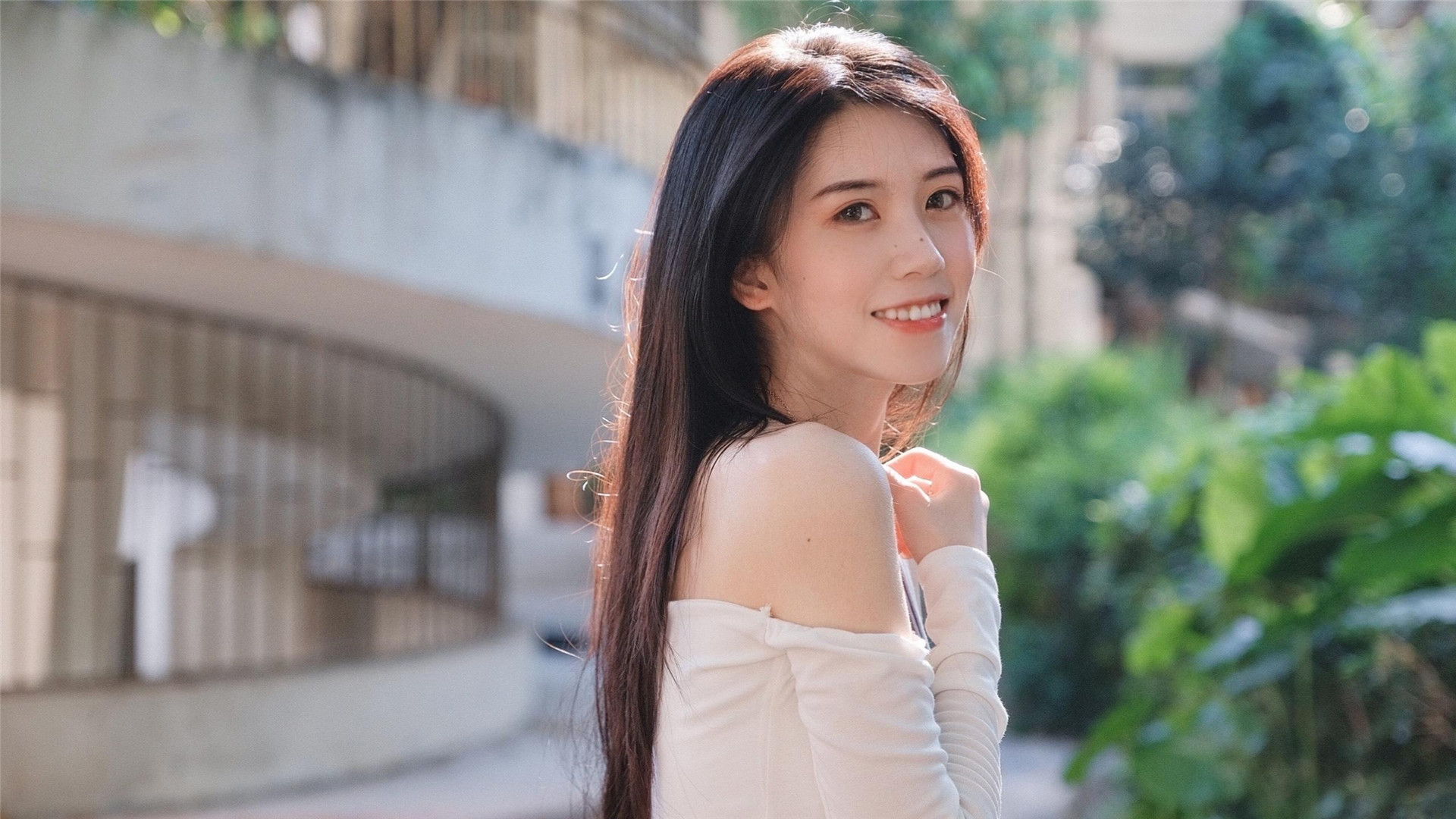 服装服饰女模特_美女图片微信头像背影