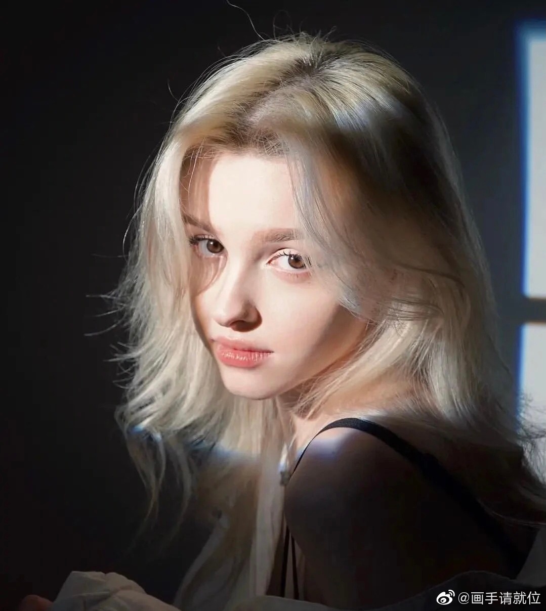 墨茨收集女头真人头像欧美_美女热舞