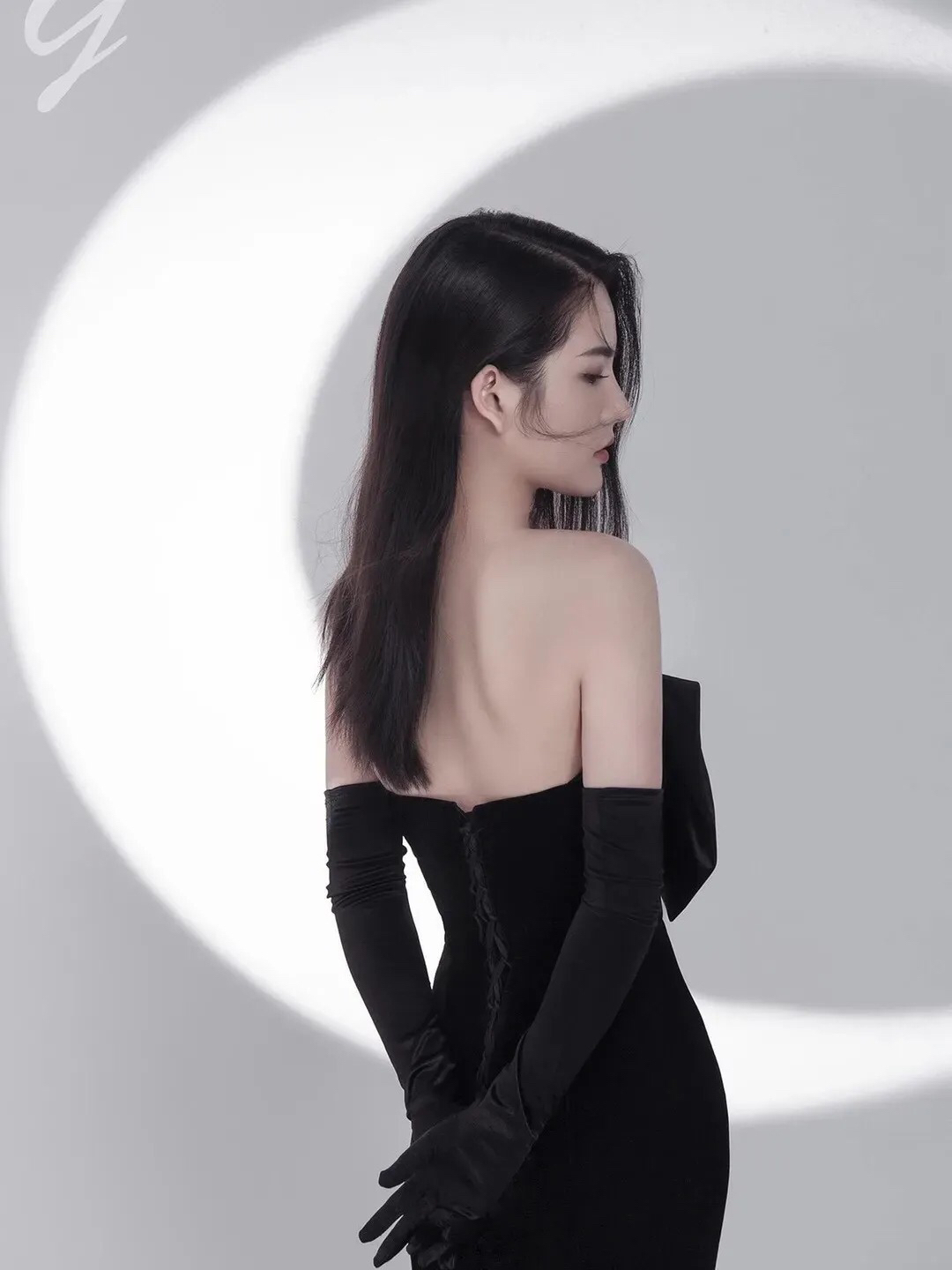 侧脸_美女照片手机挡脸头像