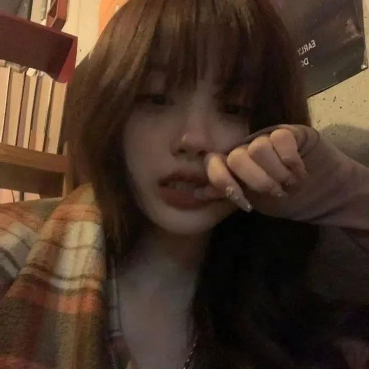 记忆的时间美女头像真人氛围感