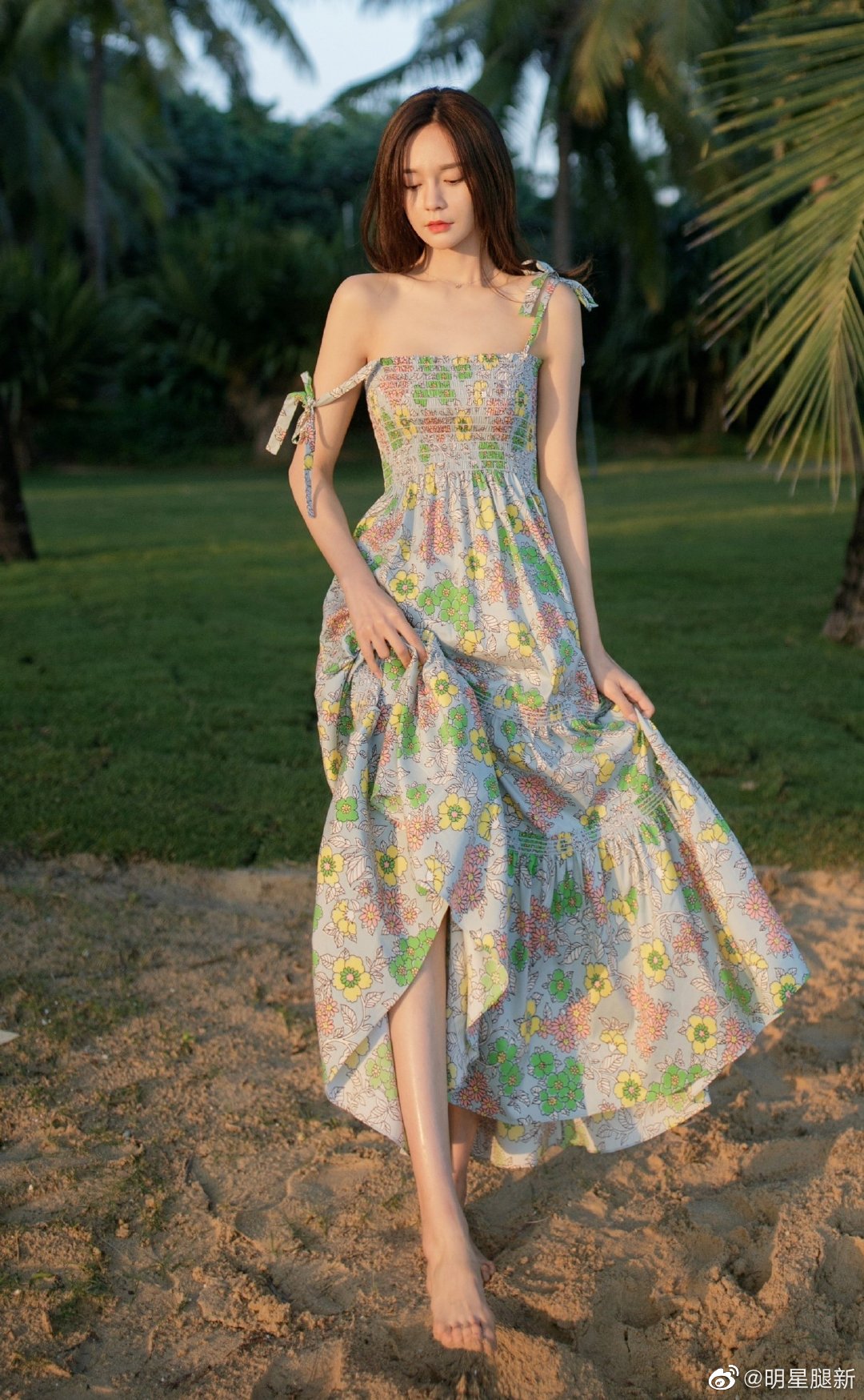 清纯美女图赏今日头条_美女高雅造型
